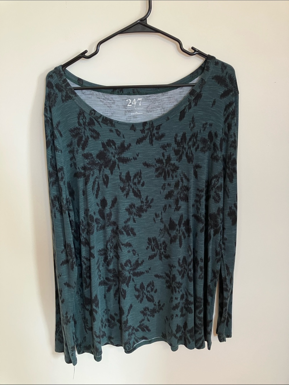 247 Teal and Black Floral Long-Sleeve Scoop Neck Top